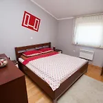 Saric Pola