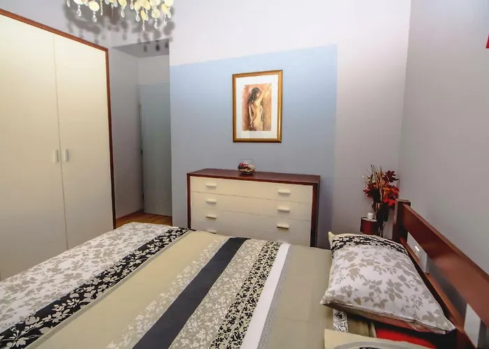 萨里奇公寓酒店 普拉